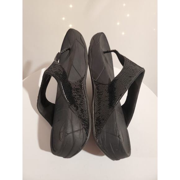 FitFlop Lulu Sequin Platform Post Thong Sandals Size 9M Black Beach Party Glam - Picture 6 of 7